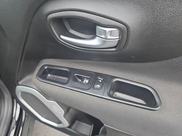 2018 Jeep Renegade in Marysville, OH 43040 - 18144906 40