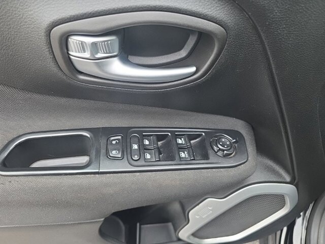 2018 Jeep Renegade in Marysville, OH 43040 - 18144906 15