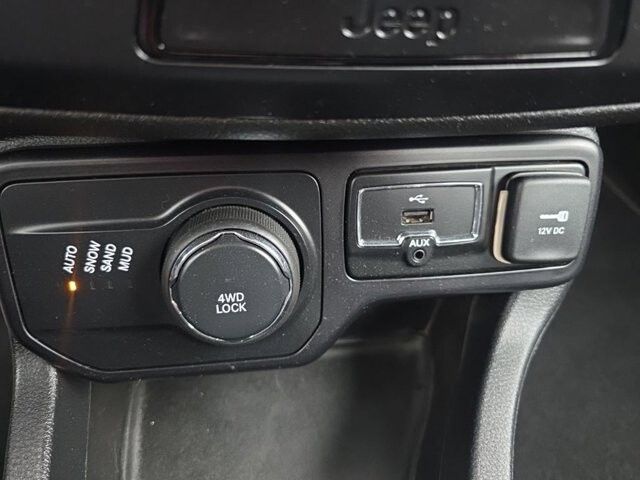 2018 Jeep Renegade in Marysville, OH 43040 - 18144906 27