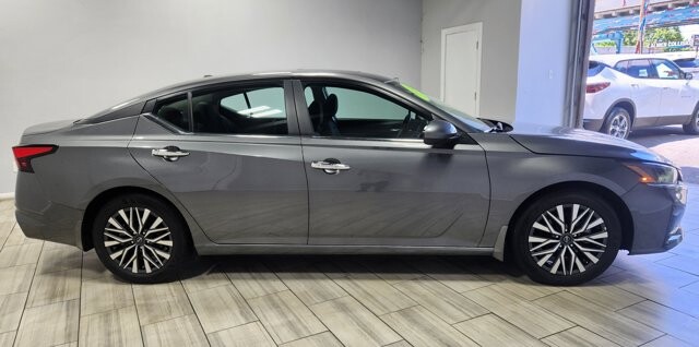 2025 Nissan Altima in Cinnaminson, NJ 08077 - 18144909 6