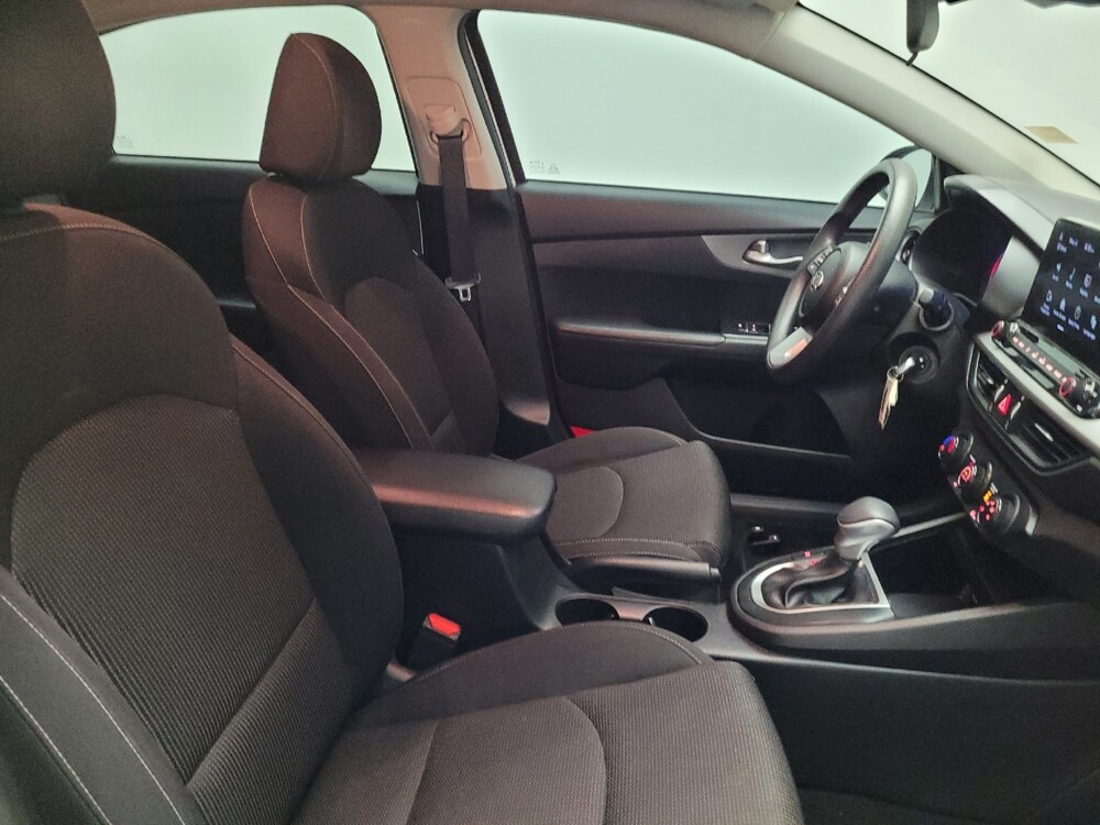 2021 Kia Forte in Downey, CA 90241 - 18144939 21