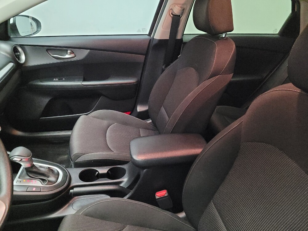2021 Kia Forte in Downey, CA 90241 - 18144939 17