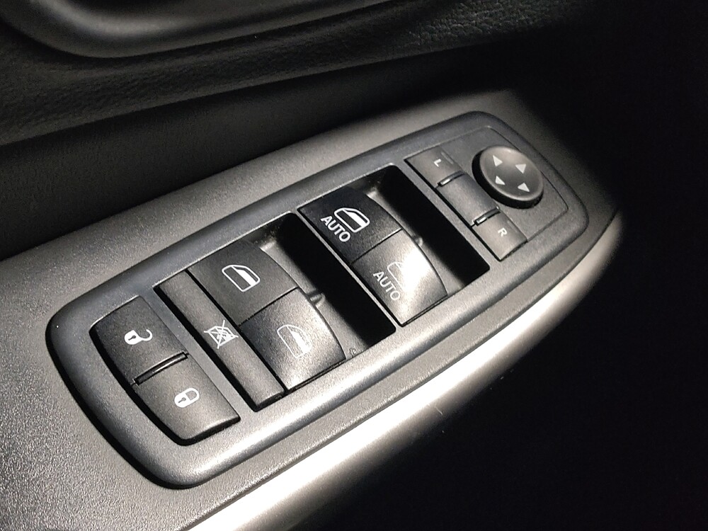 2019 Jeep Cherokee in Stone Mountain, GA 30083 - 18144943 27