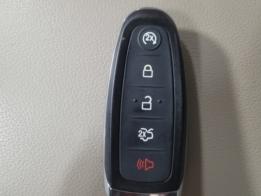 2019 Ford Escape in Knoxville, TN 37923 - 18144977 32