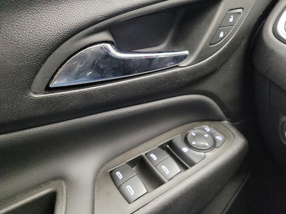 2024 Chevrolet Equinox in Eastpointe, MI 48021 - 18145001 27
