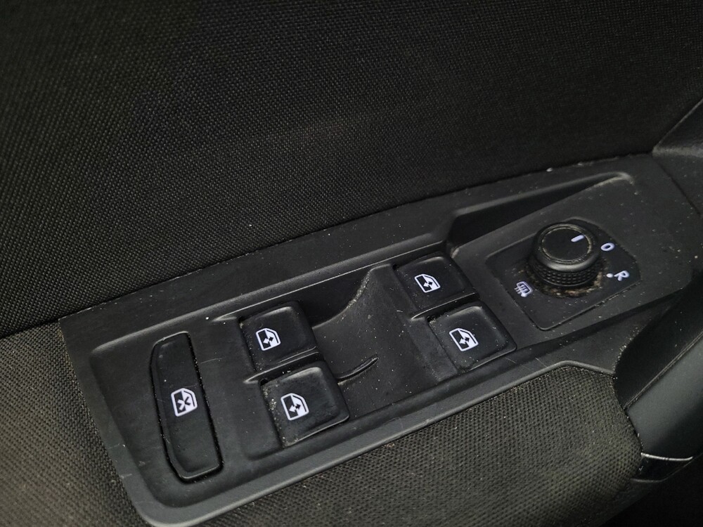 2018 Volkswagen Tiguan in Memphis, TN 38115 - 18145018 27