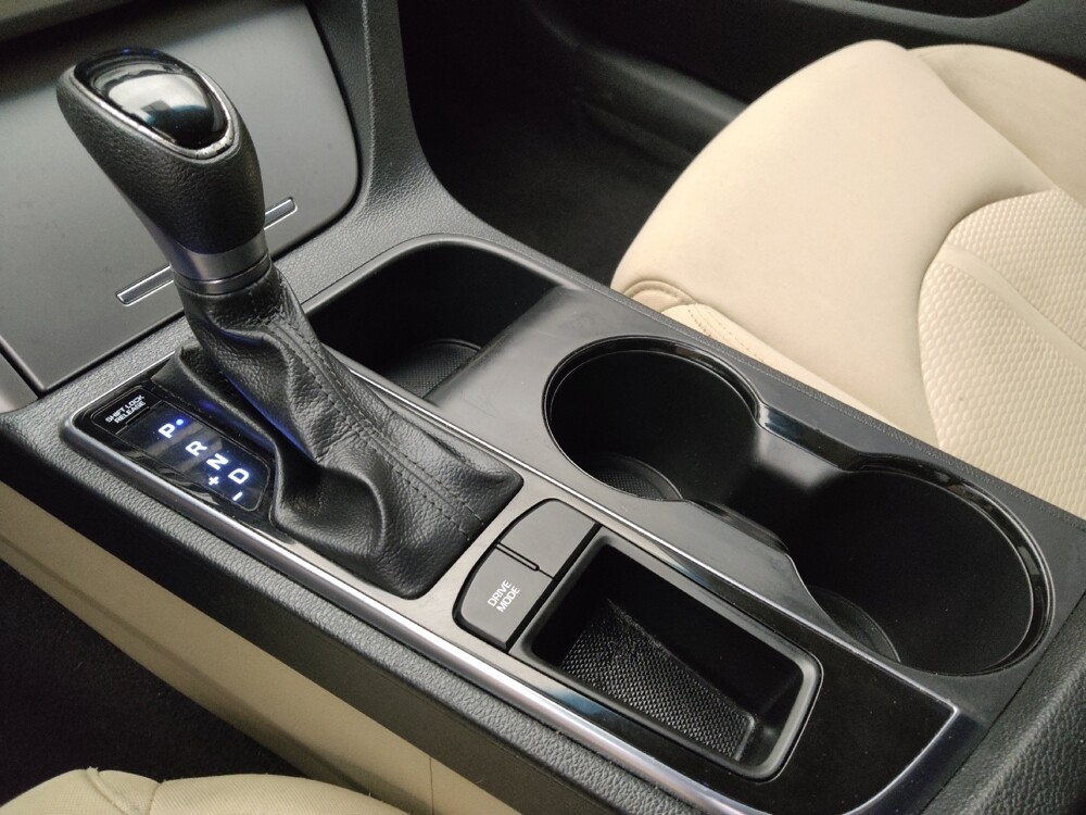 2016 Hyundai Sonata in Live Oak, TX 78233 - 18145020 26