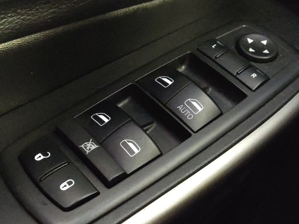 2019 Jeep Cherokee in Houston, TX 77074 - 18145031 27