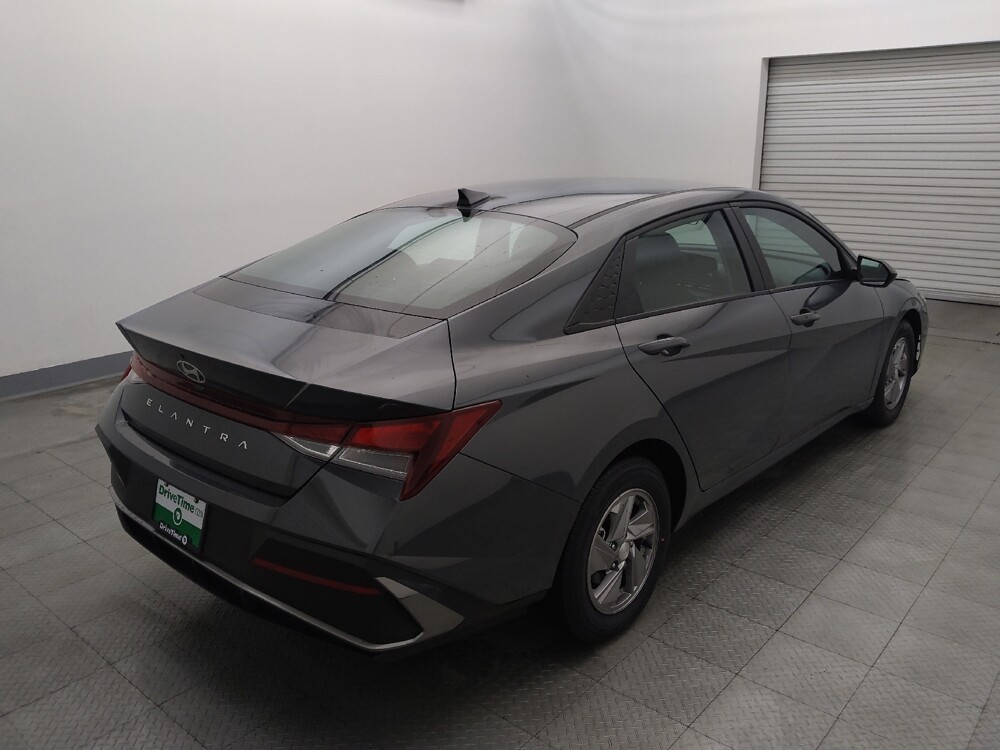 2025 Hyundai Elantra in Round Rock, TX 78664 - 18145032 9