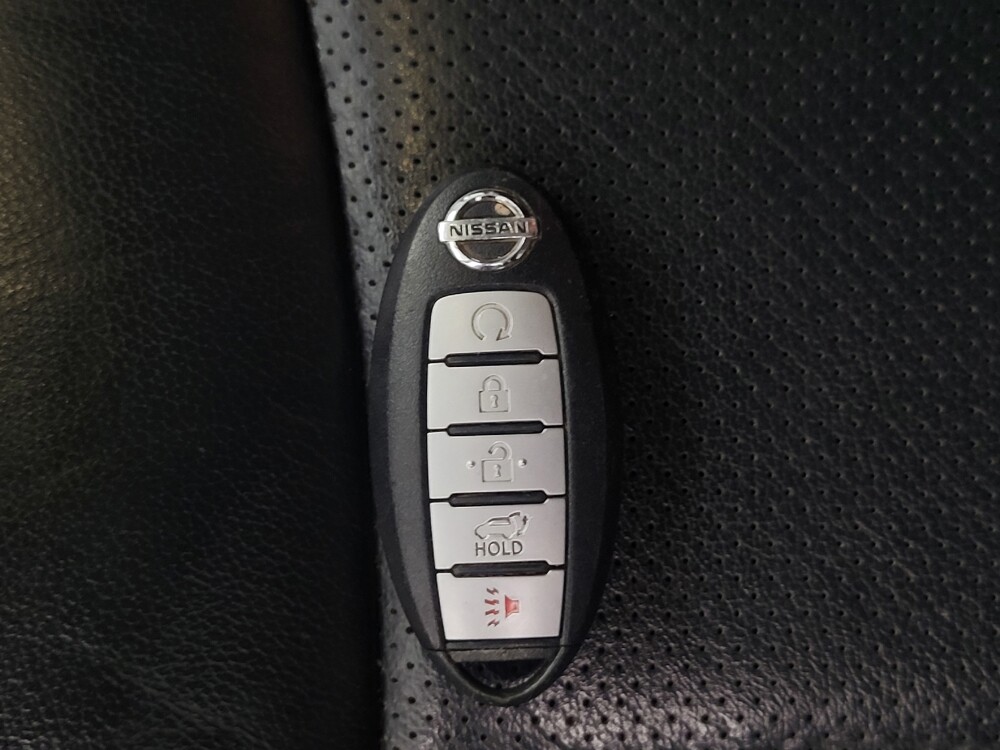 2017 Nissan Pathfinder in Antioch, TN 37013 - 18145036 32