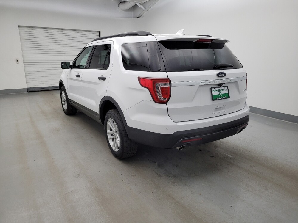 2017 Ford Explorer in Louisville, KY 40258 - 18145037 5