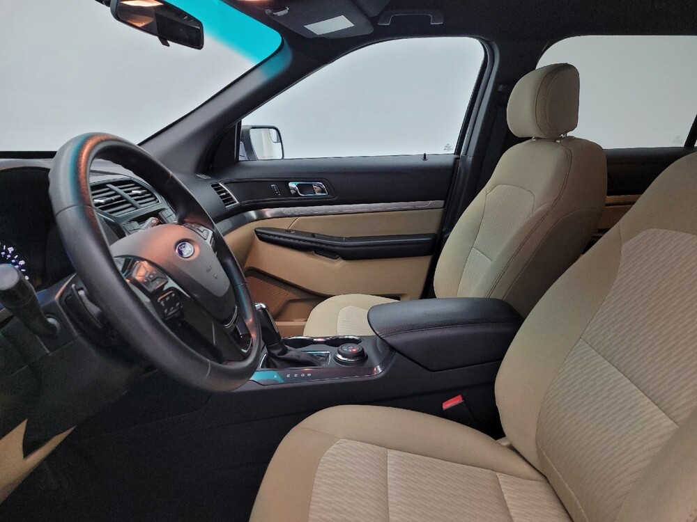 2017 Ford Explorer in Louisville, KY 40258 - 18145037 17