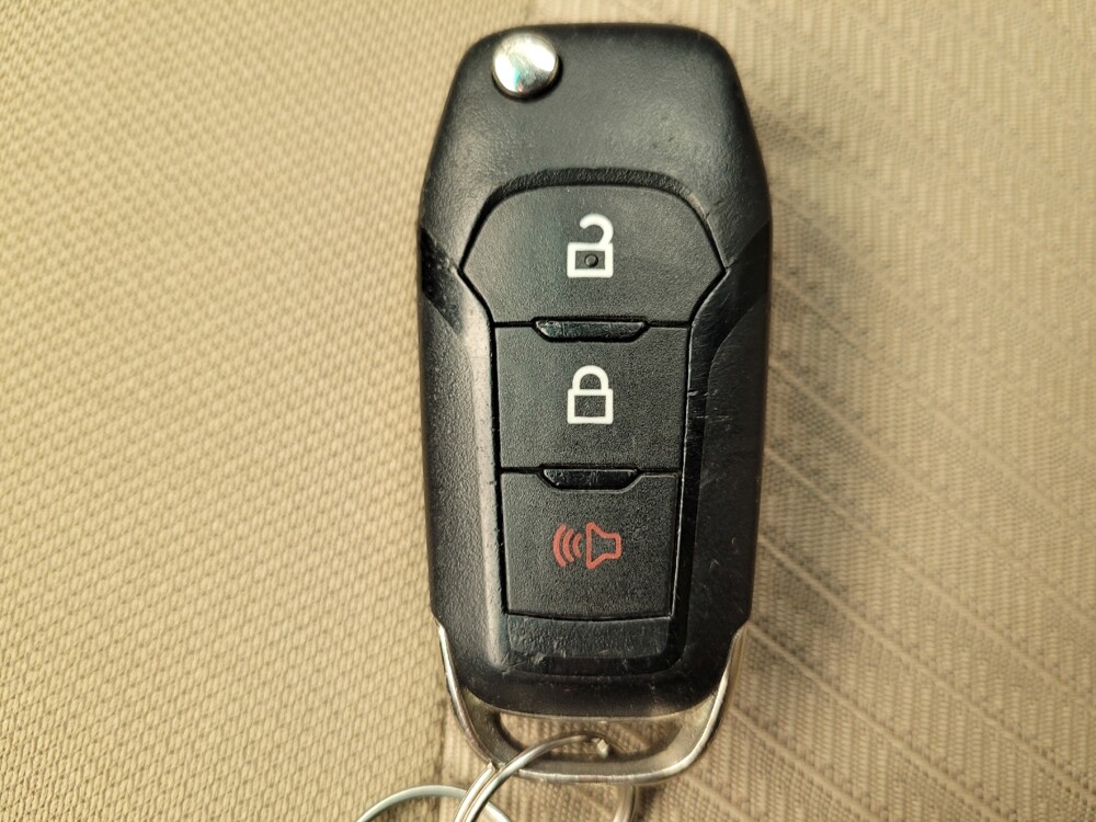 2017 Ford Explorer in Louisville, KY 40258 - 18145037 32