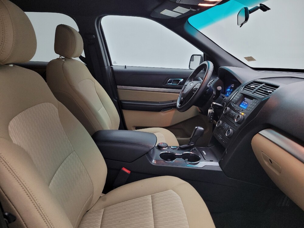 2017 Ford Explorer in Louisville, KY 40258 - 18145037 21