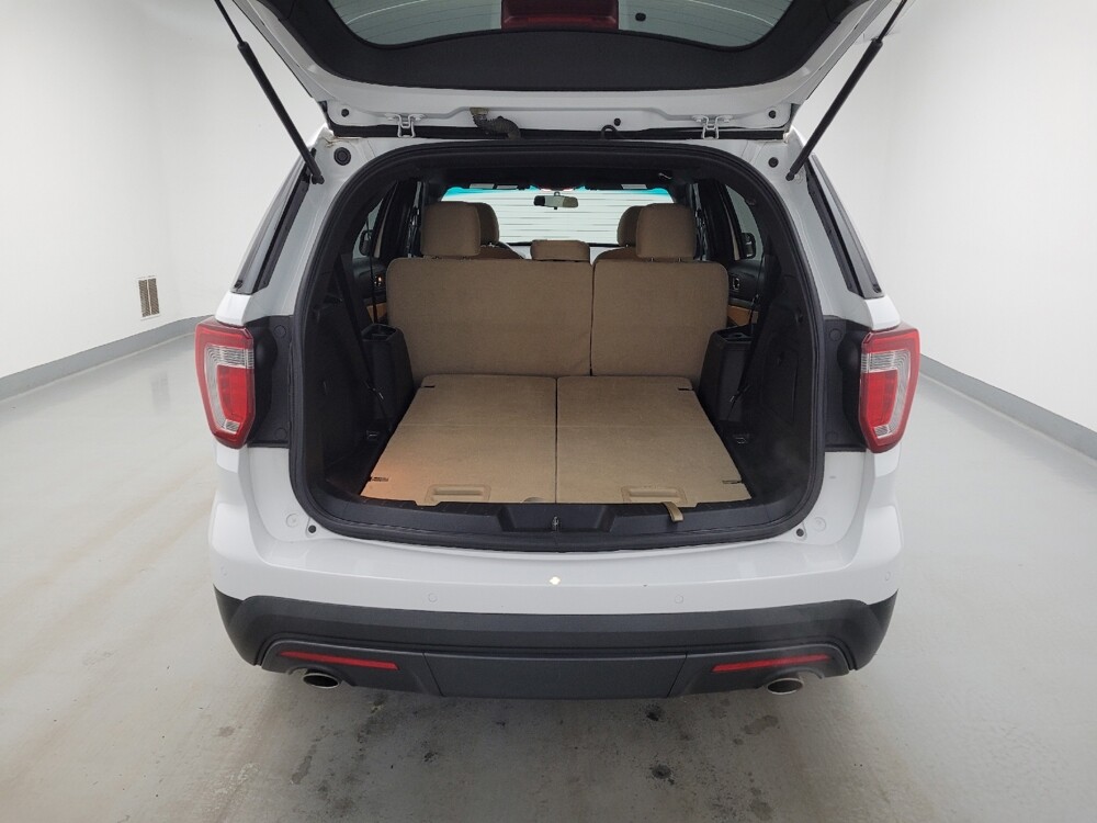2017 Ford Explorer in Louisville, KY 40258 - 18145037 29