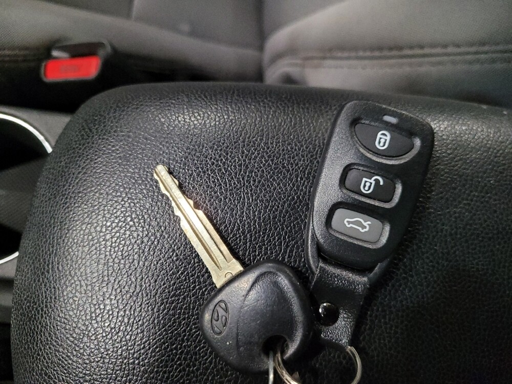 2013 Hyundai Elantra in Glen Burnie, MD 21061 - 18145038 32