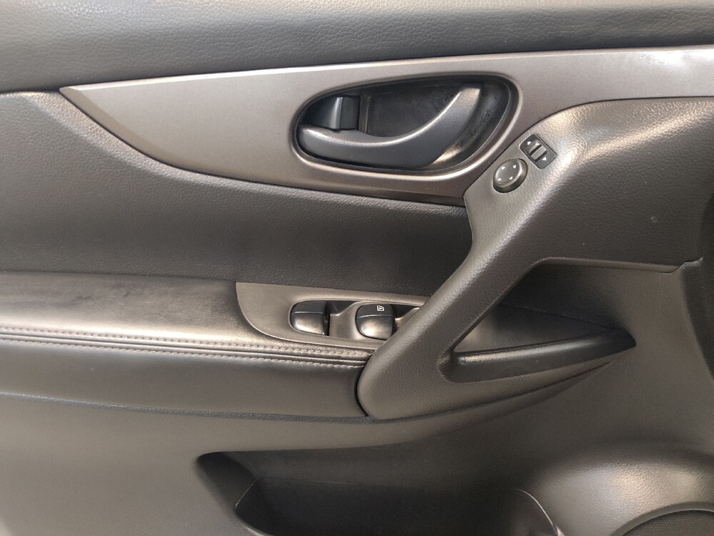 2019 Nissan Rogue Sport in Cincinnati, OH 45255 - 18145045 27