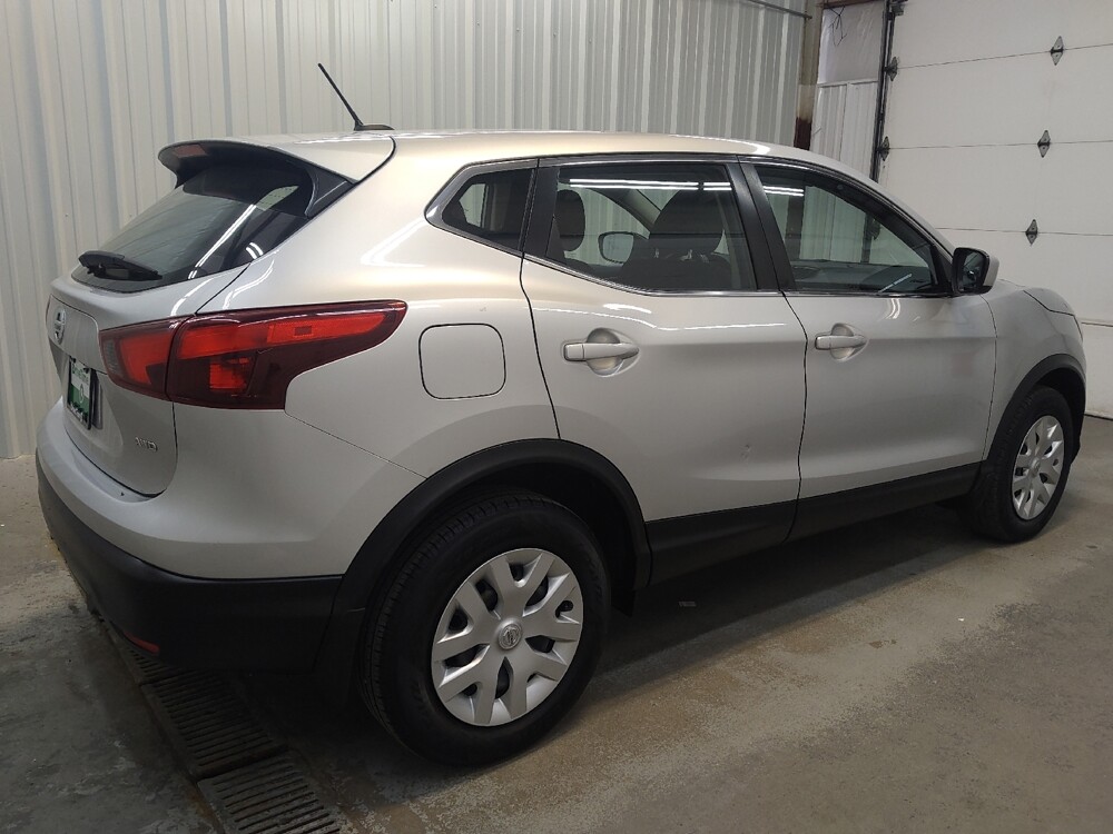 2019 Nissan Rogue Sport in Cincinnati, OH 45255 - 18145045 10