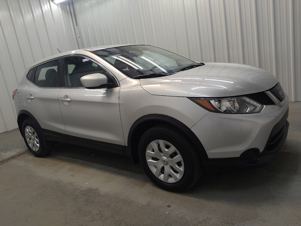 2019 Nissan Rogue Sport in Cincinnati, OH 45255 - 18145045 11