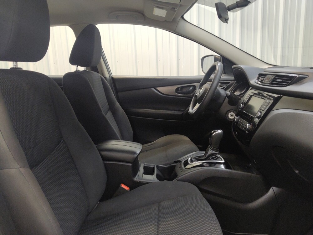 2019 Nissan Rogue Sport in Cincinnati, OH 45255 - 18145045 21