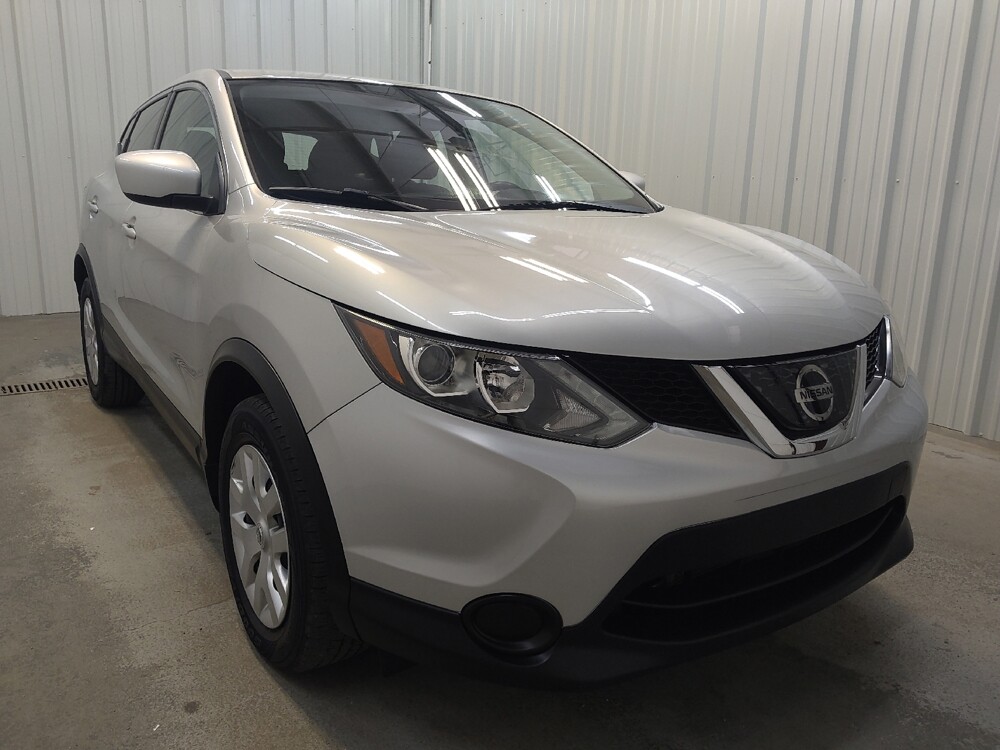 2019 Nissan Rogue Sport in Cincinnati, OH 45255 - 18145045 13