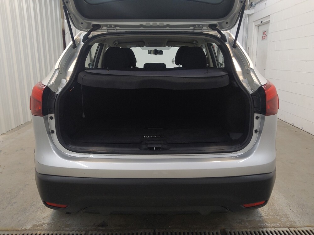 2019 Nissan Rogue Sport in Cincinnati, OH 45255 - 18145045 29