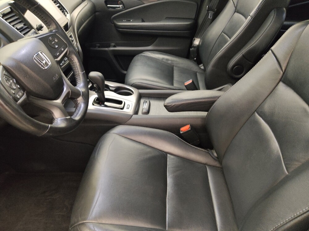 2019 Honda Pilot in Tampa, FL 33619 - 18145073 17