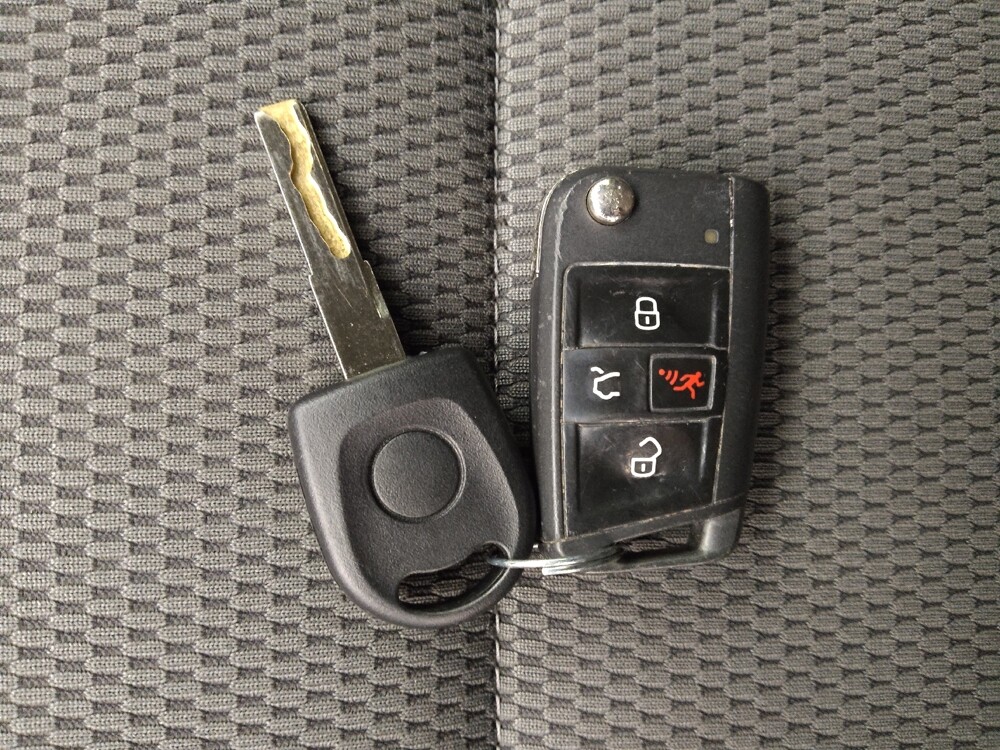 2018 Volkswagen Golf in Denver, CO 80012 - 18145105 32