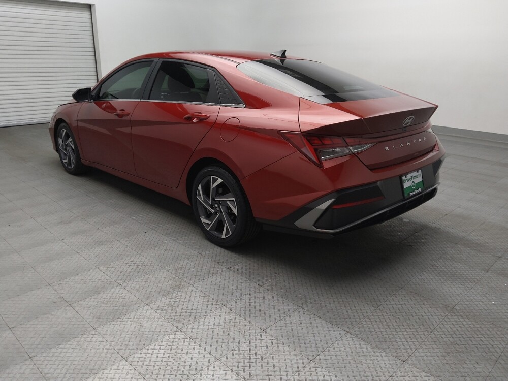 2025 Hyundai Elantra in Plano, TX 75074 - 18145116 5