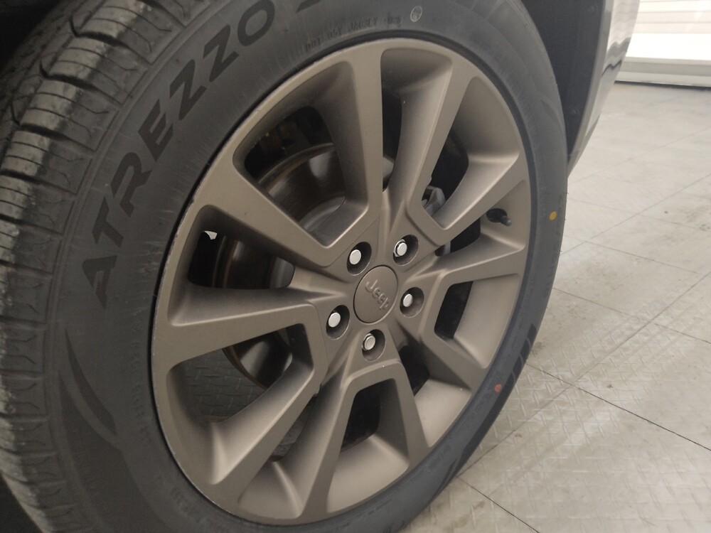 2017 Jeep Compass in Tampa, FL 33619 - 18145122 31