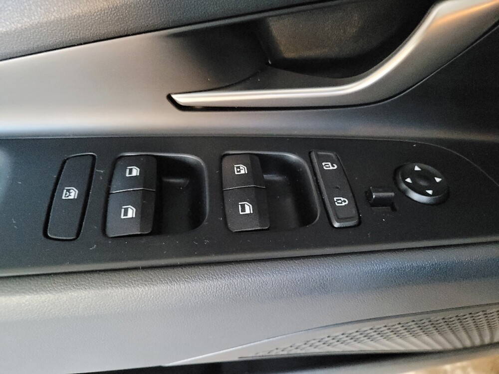 2021 Hyundai Elantra in Tampa, FL 33619 - 18145125 27