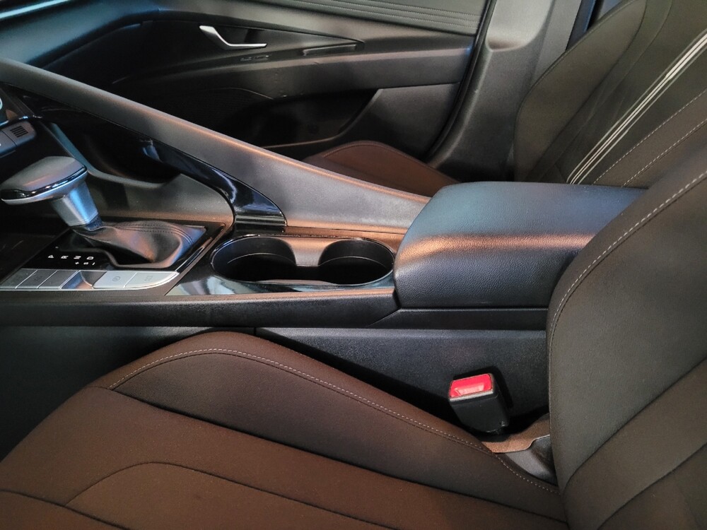2021 Hyundai Elantra in Tampa, FL 33619 - 18145125 26
