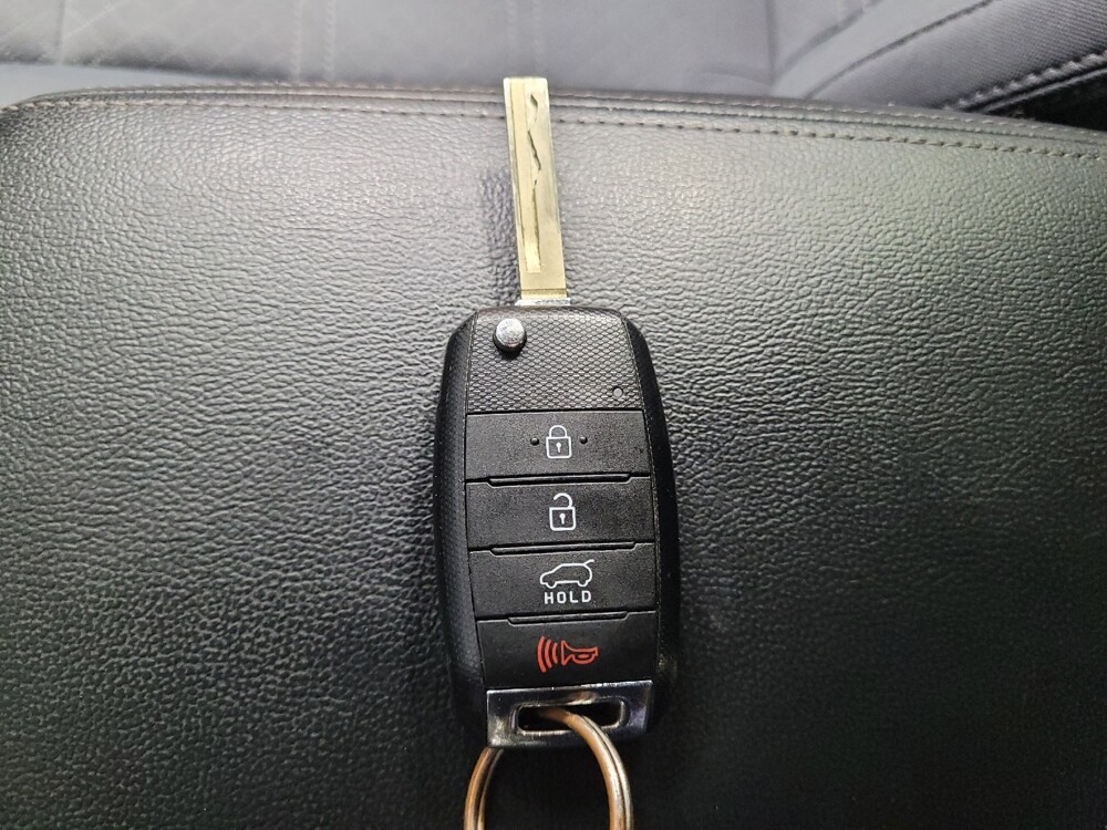 2018 Kia Sorento in Bradenton, FL 34207 - 18145136 32