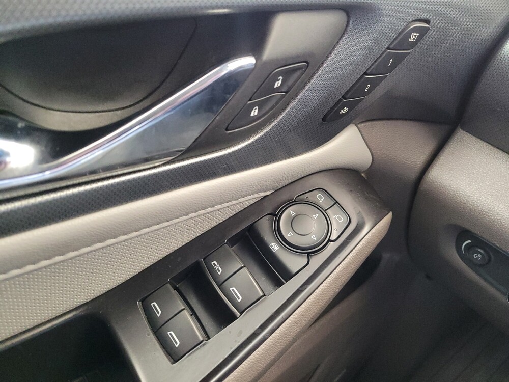 2018 Chevrolet Traverse in Maple Heights, OH 44137 - 18145151 27