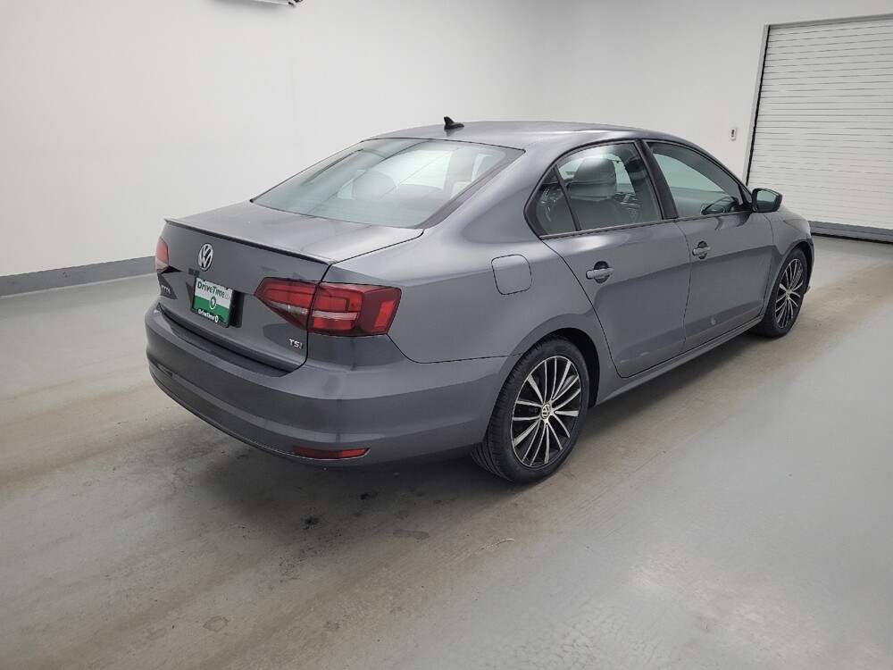 2016 Volkswagen Jetta in Cincinnati, OH 45255 - 18145154 9