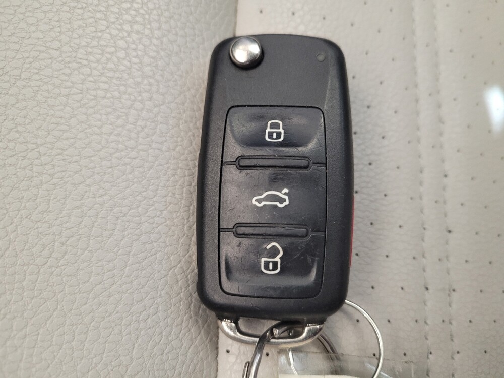 2016 Volkswagen Jetta in Cincinnati, OH 45255 - 18145154 32