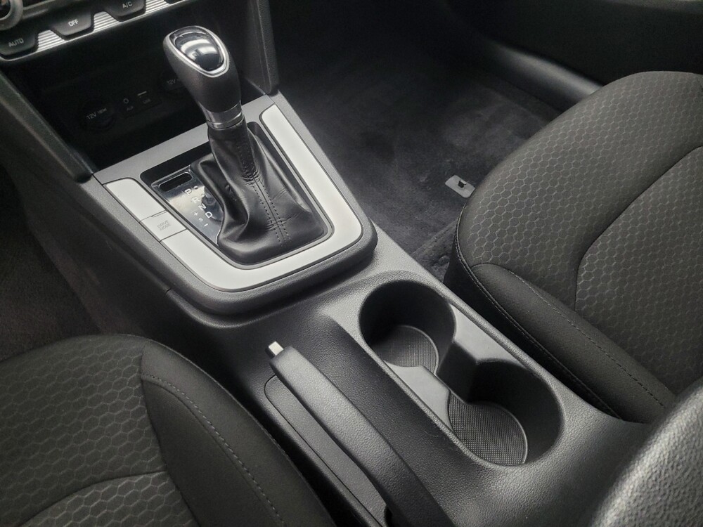 2020 Hyundai Elantra in Mishawaka, IN 46545 - 18145171 26