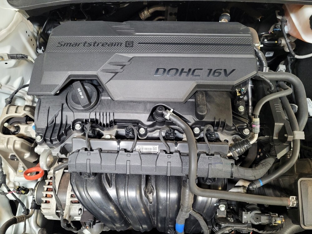 2022 Hyundai Elantra in Montclair, CA 91763 - 18145184 30