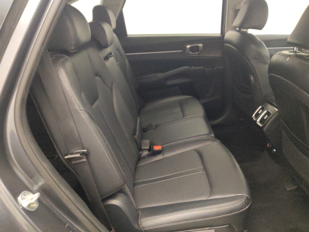 2021 Kia Sorento in Live Oak, TX 78233 - 18145192 19