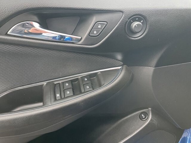 2017 Chevrolet Cruze in Marysville, OH 43040 - 18145209 10