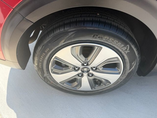 2019 Kia Niro in Knoxville, TN 37920 - 18145216 26