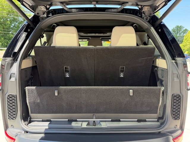 2019 Land Rover Discovery in Knoxville, TN 37920 - 18145217 9