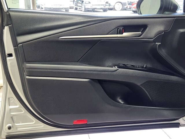 2025 Toyota Camry in Cinnaminson, NJ 08077 - 18145218 10