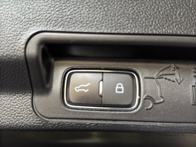 2022 Ford Explorer in Burlington, WI 53105 - 18145227 21