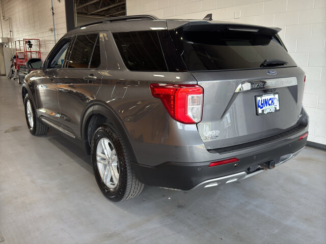 2022 Ford Explorer in Burlington, WI 53105 - 18145227 3