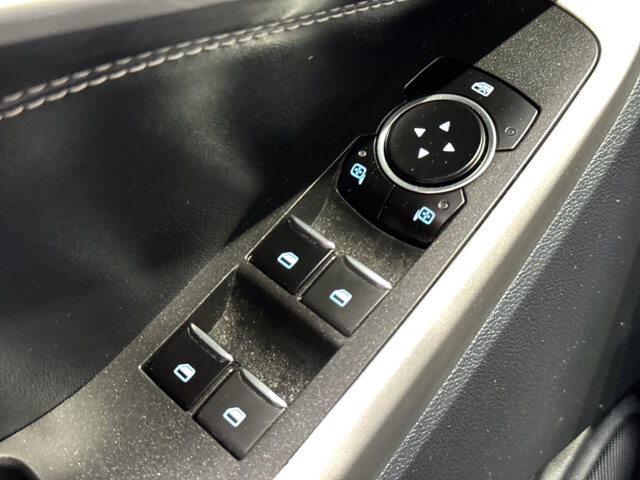 2022 Ford Explorer in Burlington, WI 53105 - 18145227 33
