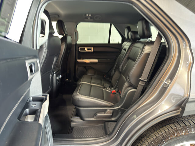 2022 Ford Explorer in Burlington, WI 53105 - 18145227 10