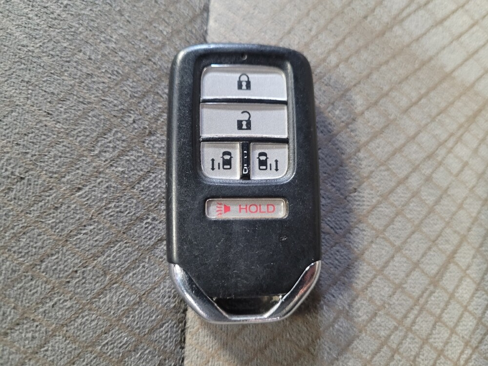2014 Honda Odyssey in Fresno, CA 93726 - 18145238 32