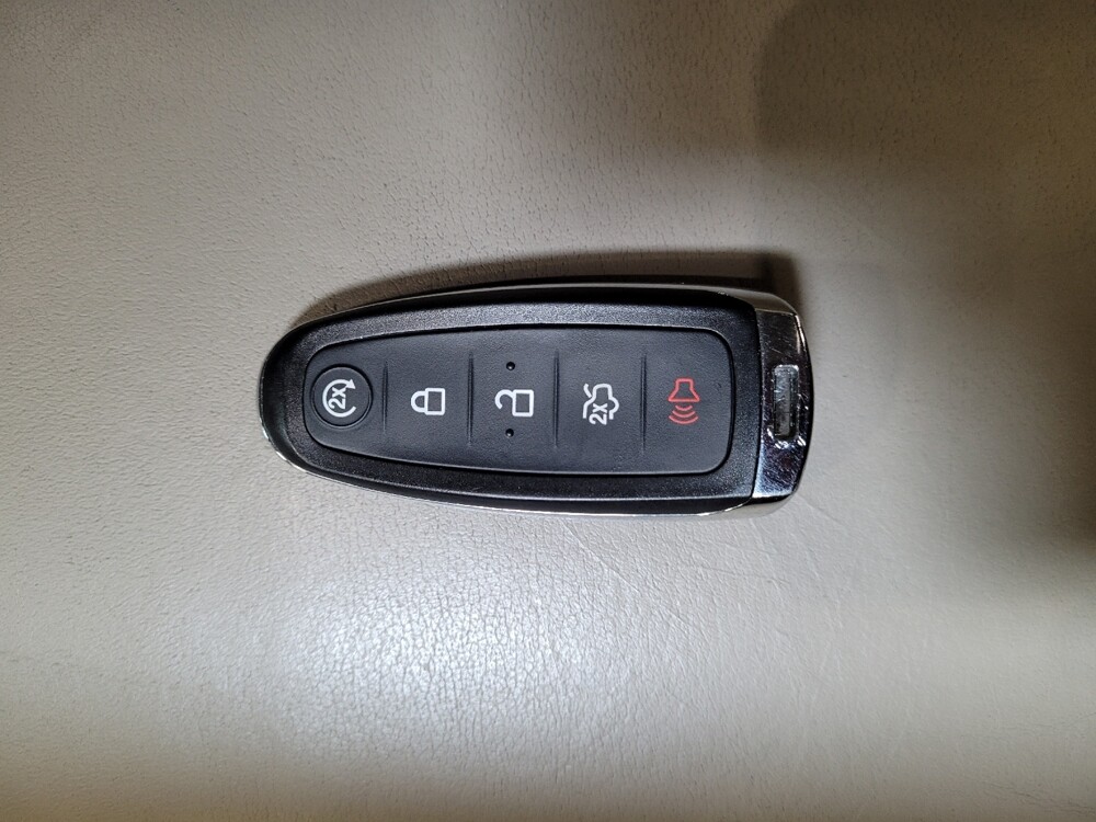 2017 Ford Escape in Riverside, CA 92504 - 18145244 32