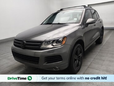 2014 Volkswagen Touareg in Union City, GA 30291